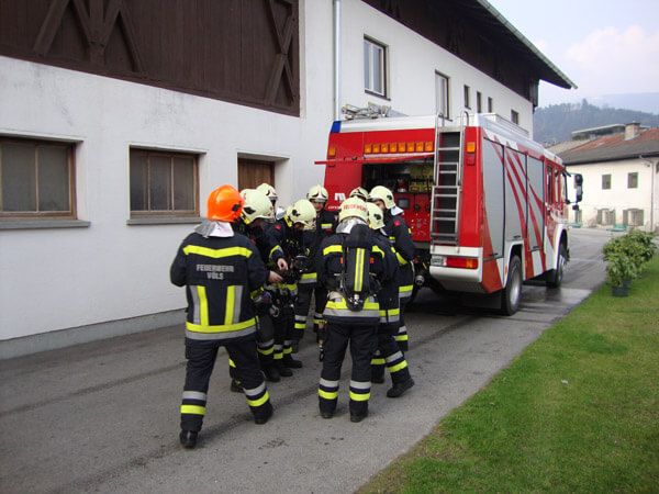 feuerwehr-mannschaft-kompressor